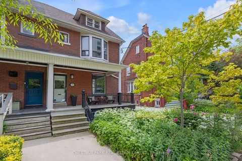 59 Hepbourne St, Toronto, ON M6H 1K4