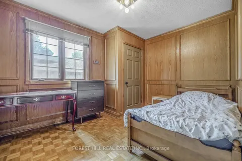 461 Kenneth Ave, Toronto, ON M2N 4W4