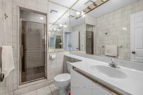 461 Kenneth Ave, Toronto, ON M2N 4W4