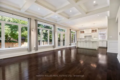 140 Caribou Rd, Toronto, ON M5N 2B3