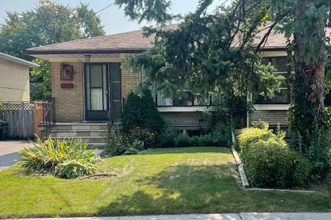 210 Roywood Dr, Toronto, ON M3A 2E6