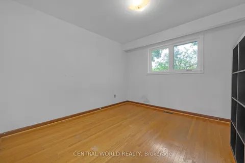 39 Bathford Cres, Toronto, ON M2J 2S3