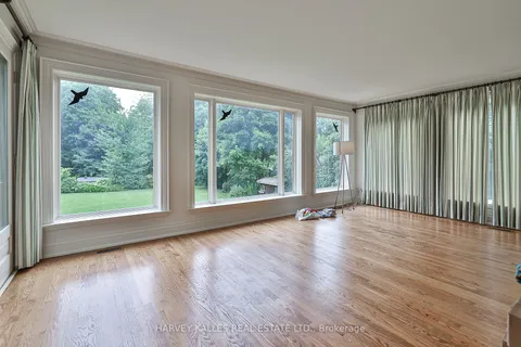 168 Sandringham Dr, Toronto, ON M3H 1E3