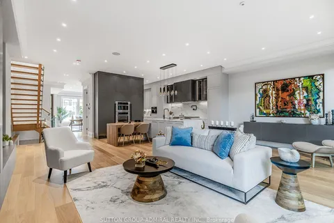 127 Joicey Blvd, Toronto, ON M2M 2T8