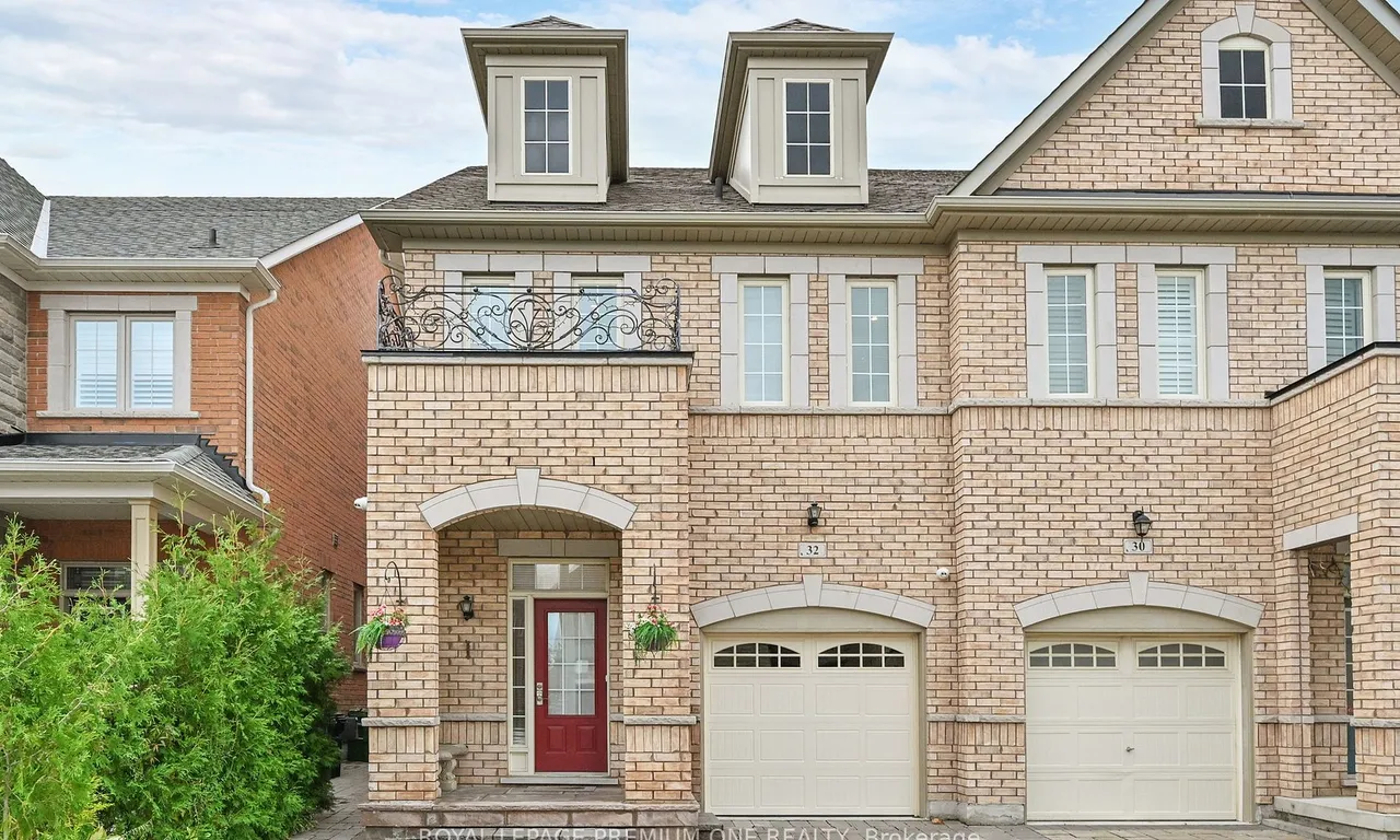 32 Goldthread Terr, Toronto, ON M3H 0B7