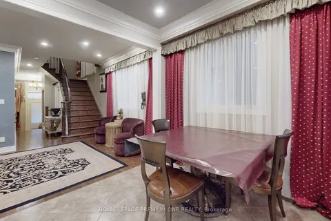 32 Goldthread Terr, Toronto, ON M3H 0B7