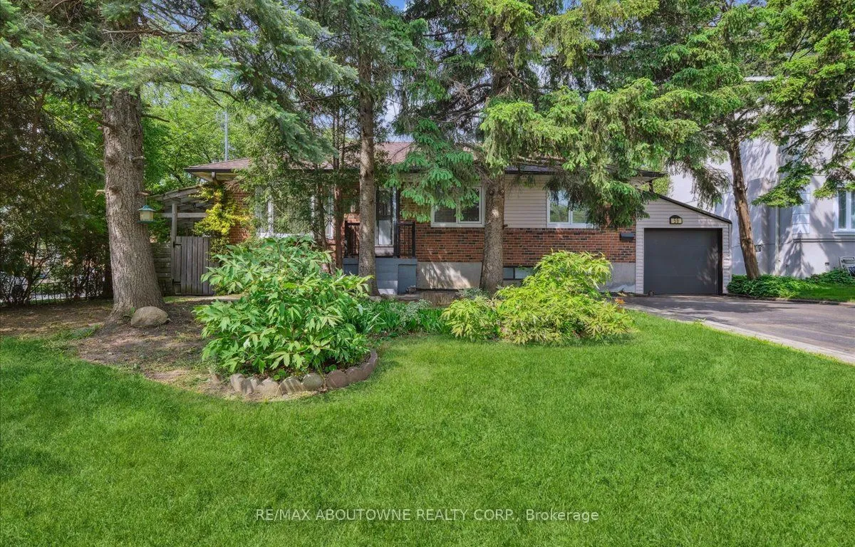 59 Dromore Cres, Toronto, ON M2R 2H4