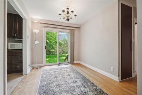 59 Dromore Cres, Toronto, ON M2R 2H4