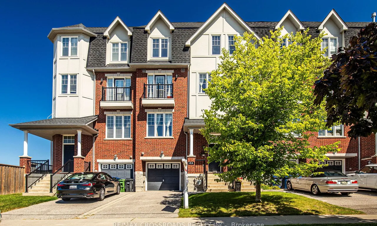 25D Hobson Ave, Toronto, ON M4A 0A4