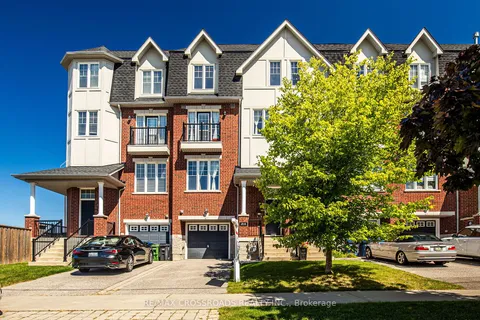 25D Hobson Ave, Toronto, ON M4A 0A4
