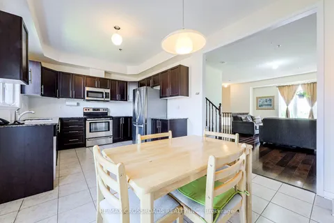 25D Hobson Ave, Toronto, ON M4A 0A4