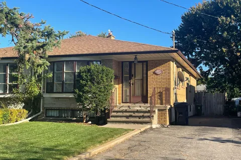 212 Roywood Dr, Toronto, ON M3A 2E6