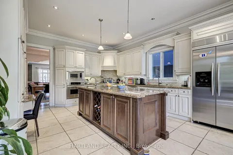 15 Edgecombe Ave, Toronto, ON M5N 2X1