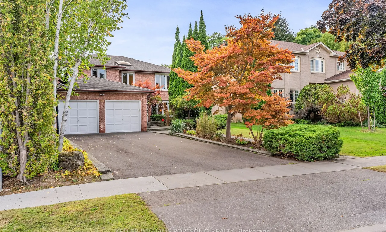 18 Ballyconnor Crt, Toronto, ON M2M 4C6