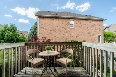 20 Leaside Park Dr, Toronto, ON M4H 1R2