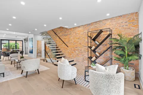 9 Beatrice St, Toronto, ON M6J 2T2