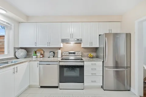 32 Daleside Cres, Toronto, ON M4A 2H6