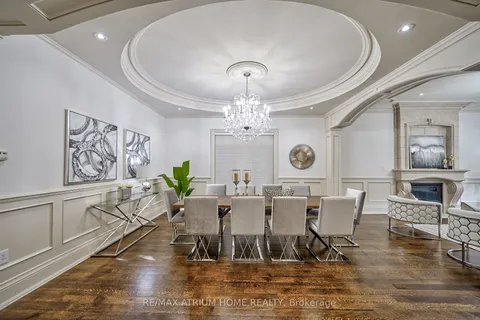 18 Heathcote Ave, Toronto, ON M2L 1Y7