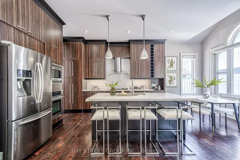 80 Churchill Ave, Toronto, ON M2N 1Y9