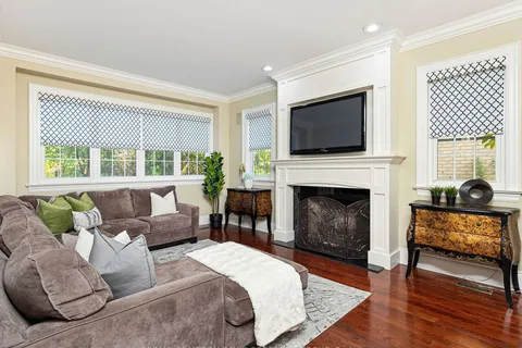 28 Joel Swirsky Blvd, Toronto, ON M3H 5Z9
