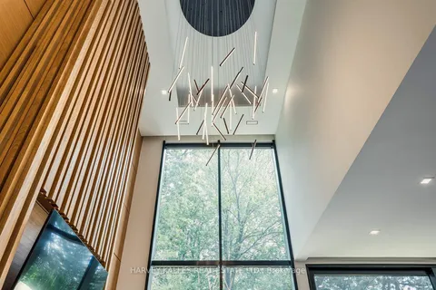 1 De Vere Gdns, Toronto, ON M5M 3E4