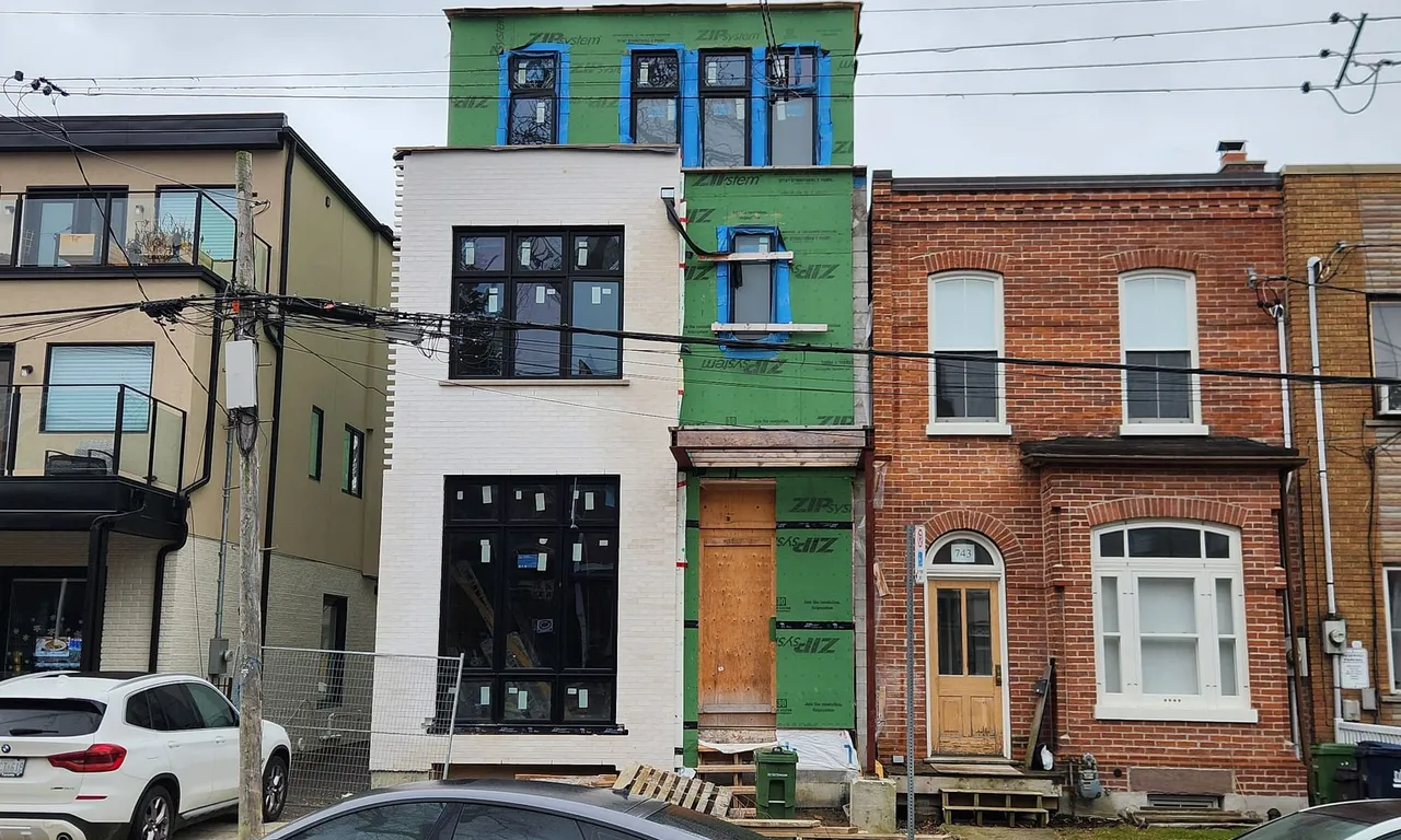 741 Richmond St, Toronto, ON M6J 1C4