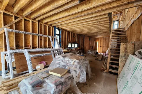 741 Richmond St, Toronto, ON M6J 1C4