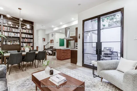 6 Croft St, Toronto, ON M5S 2N8