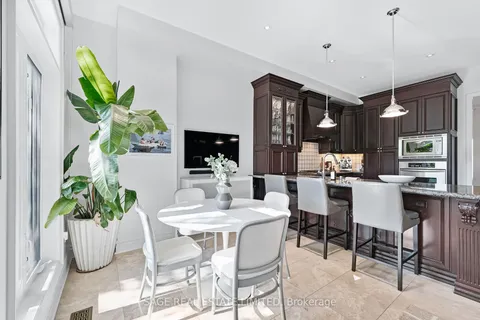 35 Thelma Ave, Toronto, ON M4V 1X8