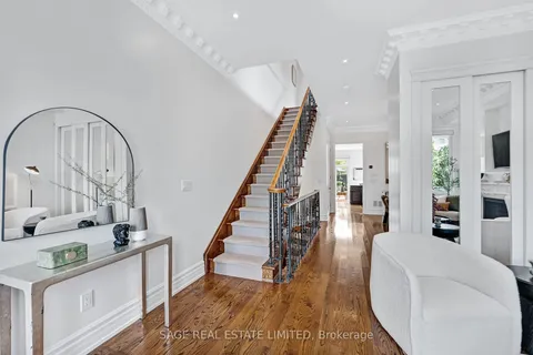 35 Thelma Ave, Toronto, ON M4V 1X8