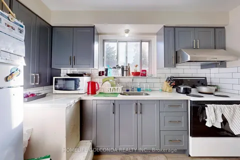 9 Rameau Dr, Toronto, ON M2H 1T2