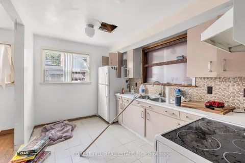 406 Palmerston Blvd, Toronto, ON M6G 2N8