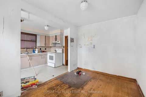 406 Palmerston Blvd, Toronto, ON M6G 2N8