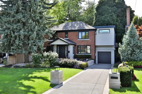 252 Yonge Blvd, Toronto, ON M5M 3J3