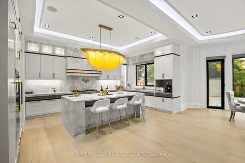 1 Silvergrove Rd, Toronto, ON M2L 2N5