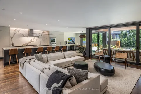 43 Old Forest Hill Rd, Toronto, ON M5P 2P8