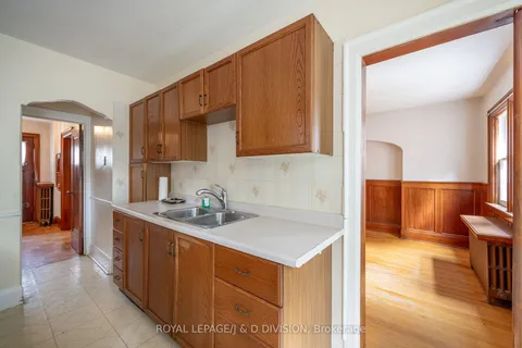 55 Roe Ave, Toronto, ON M5M 2H6