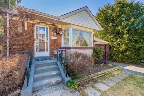 83 Dunblaine Ave, Toronto, ON M5M 2S2