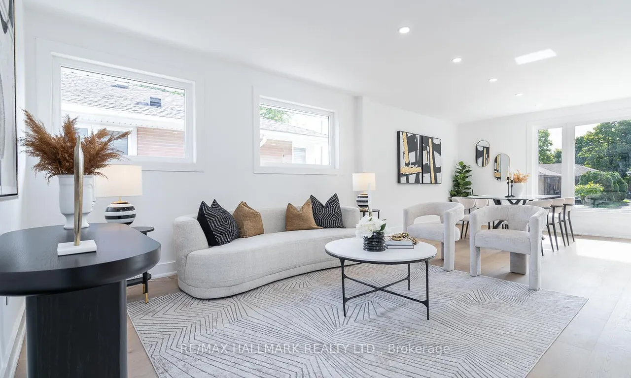 118 Clifton Ave, Toronto, ON M3H 4L3