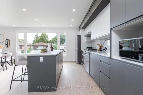 118 Clifton Ave, Toronto, ON M3H 4L3