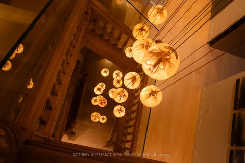 297 Carlton St, Toronto, ON M5A 2L6