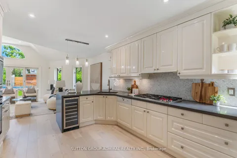 216 Glencairn Ave, Toronto, ON M4R 1N2