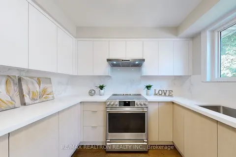 72 Mosedale Cres, Toronto, ON M2J 3A4