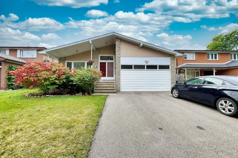 59 Covewood St, Toronto, ON M2M 2Z1