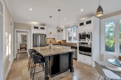 202 Cameron Ave, Toronto, ON M2N 1E5