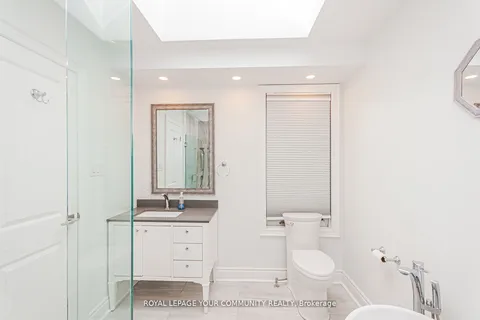 30 Belmont St, Toronto, ON M5R 1P8