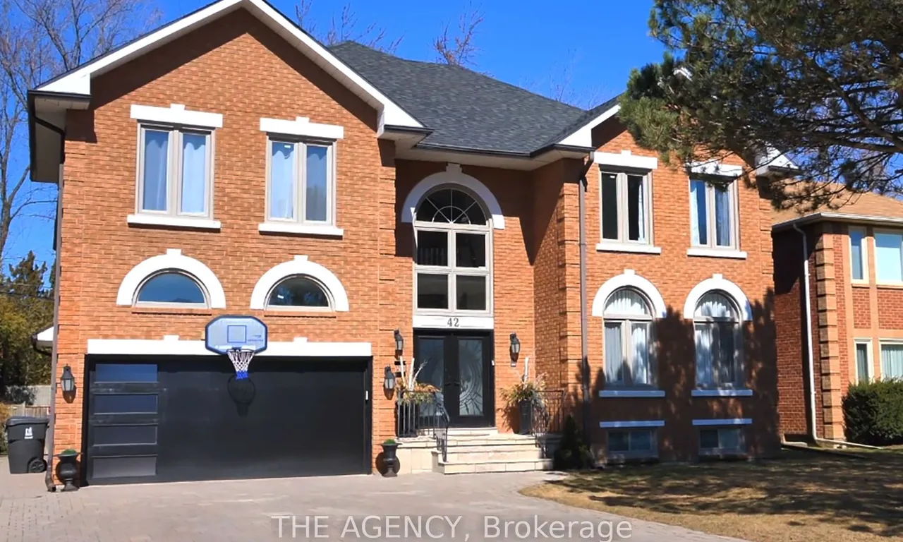 42 Grangemill Cres, Toronto, ON M3B 2J2