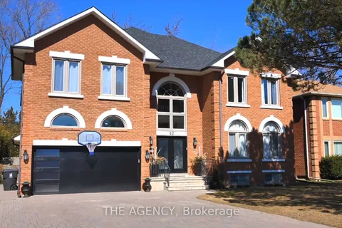 42 Grangemill Cres, Toronto, ON M3B 2J2