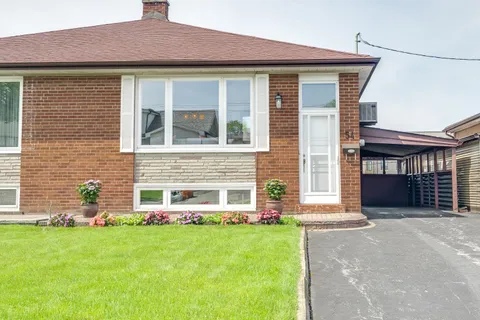 54 Pinebrook Ave, Toronto, ON M4A 1Z2