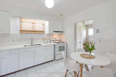 54 Pinebrook Ave, Toronto, ON M4A 1Z2